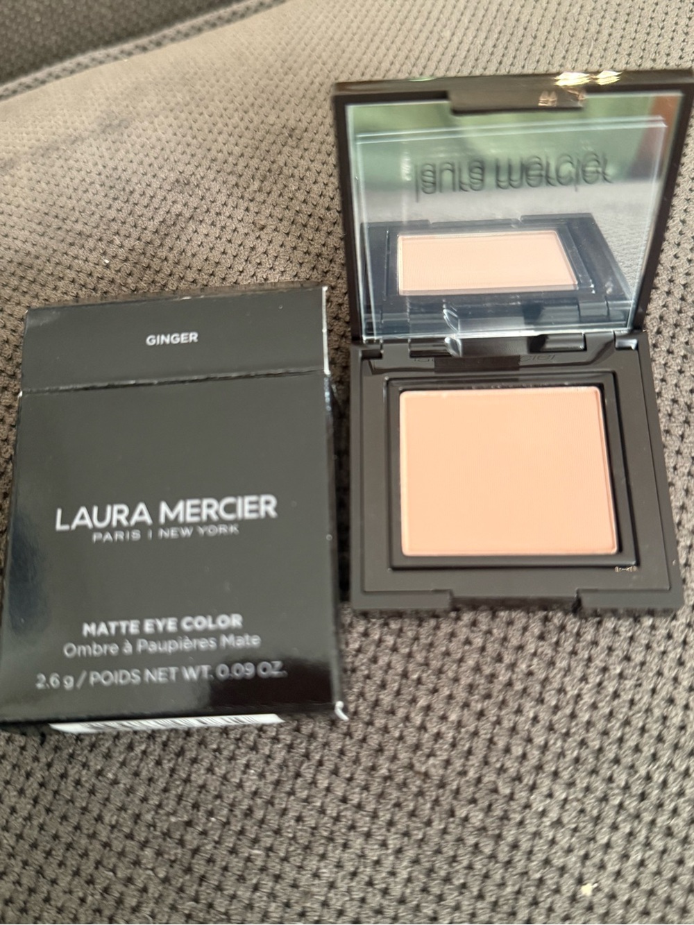laura mercier Matte Eye Color - Ginger Soft Peach